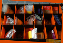 Kleine ijzerwaren oa Hang- en sluitwerk