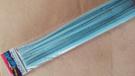 Chenilledraad 30 cm   Kleur: licht blauw   Aantal: 25 st