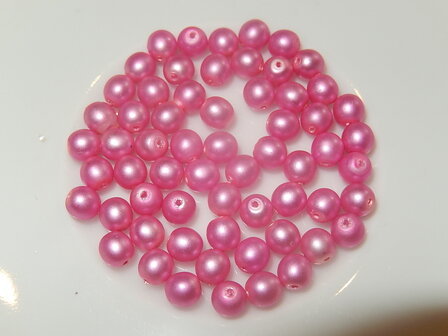 P6227 Glasparel roze rond 4 mm mat