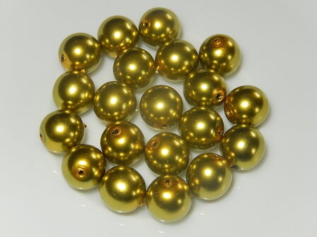 P5618 Glasparel goudgroen rond 8 mm