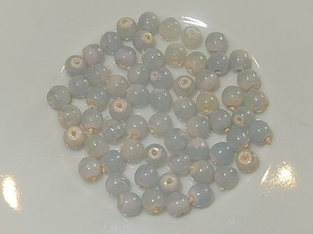 T9103 Tsjechische glaskraal rond blauwwit 4 mm