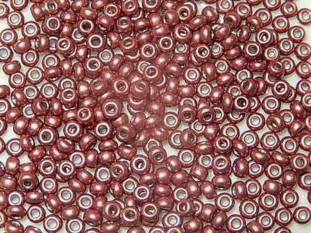 T9501 Tsjechische glaskraal 10 gr rocaille roodbruin metallic 8/0