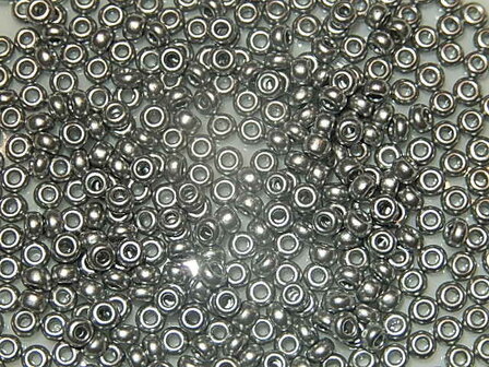 T9504 Tsjechische glaskraal 10 gr rocaille zilvergrijs metallic 8/0