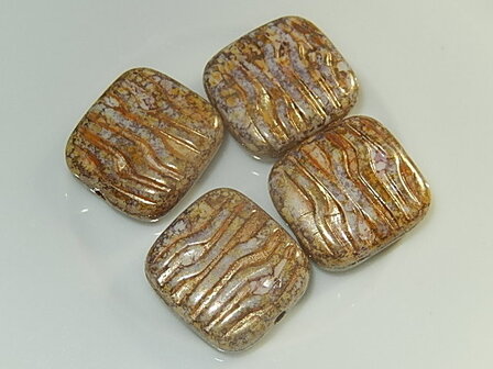 T5128 Tsjechische glaskraal bruin/goud met streep tegel 16x15x6 mm