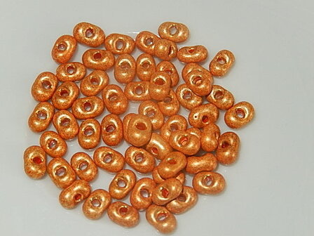 T1201 Tsjechische glaskraal 10 gr oranjegouden Preciosa farfalle 3x6 mm mat