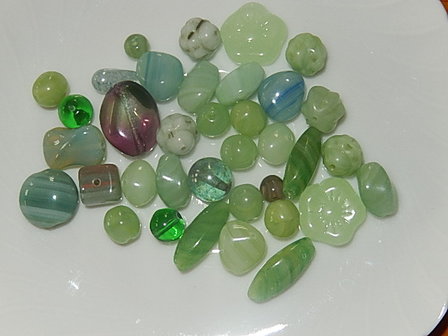 T2106 Tsjechische glaskraal mix jade 30 gr