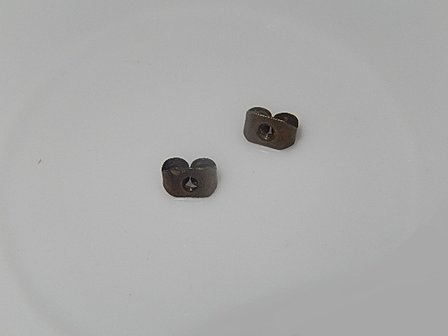ODM701X05 Bronzen kroontje te gebruiken als sluiting voor je oorstekers 1 paar 5x4 mm