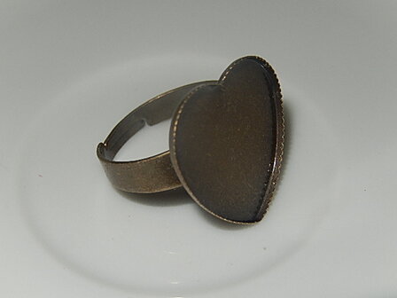 RNM701H18 Verstelbare bronzen ring met zetting voor cabochonhart 18 mm
