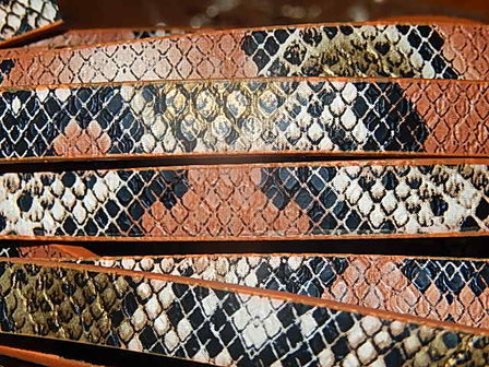 DRL701P100 Imitatie slangenleer plat 20 cm terracotta 10 mm breed