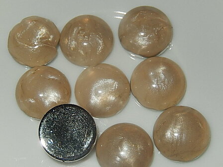 CBK710R14V Kunststof vintage cabochon gemarmerd beige met wit en goud rond 14 mm