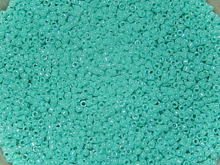 TR-15-132 Toho rocailles 15/0 5 gr opaque lustered turquoise