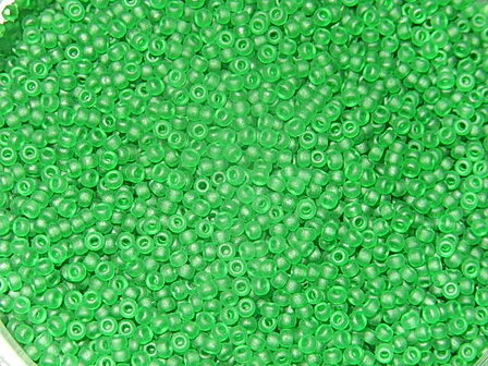 T1605 Miyuki rocailles 11/0 10 gr transparent matte green 146F