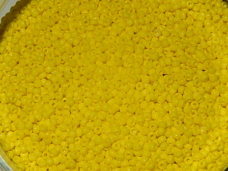 T1608 Miyuki rocailles 11/0 10 gr opaque yellow 404