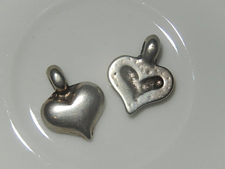 HAM004H18 Metalen hanger hartvorm met liefdeshart-gravering 1 st zilver 18x14 mm