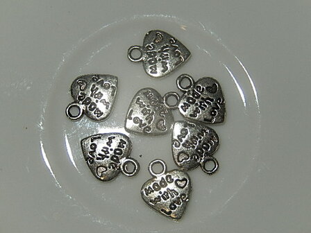 HAM006H12 Metalen hanger hartvorm met &#039;made with love&#039; inscriptie 1 st zilver 12x10 mm