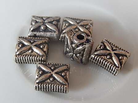 M0208 Tibetaans zilveren kraal 1 st tegel 11x9x7 mm 