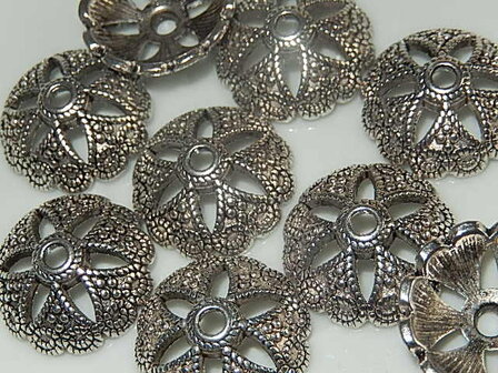 KK00127 Tibetaans zilveren kralenkapje 1 st 6x20 mm