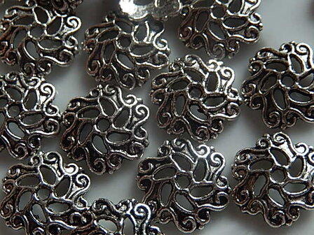KK00106 Tibetaans zilveren kralenkapje 1 st 3x13 mm