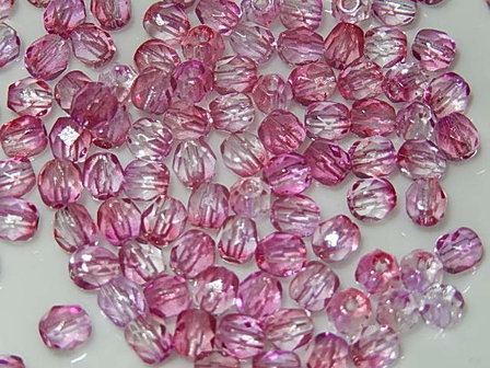 T5501 Tsjechische glaskraal transparant roze facetgeslepen bicone 4 mm