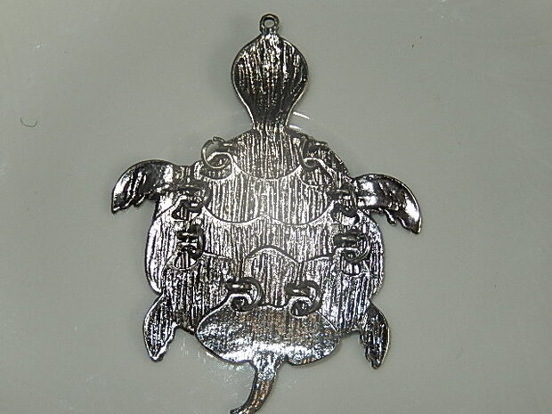 H0102 Schildpad metal antiek zilver met vier beweegbare pantserdelen 68x50x3 mm